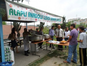 ANADOLU LİSESİNDEN GENÇLİK ŞÖLENİ