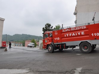 CADDE VE YOLLAR YIKANIYOR