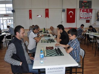 GENÇLİK HAFTASI SATRANÇ TURNUVASI YAPILDI