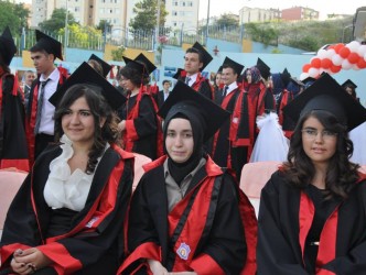 ÖĞRETMEN LİSESİ İLK MEZUNLARINI VERDİ