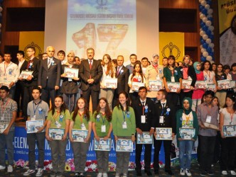 MÜSİAD BAŞARILI ÖĞRENCİLERİ ÖDÜLLENDİRDİ