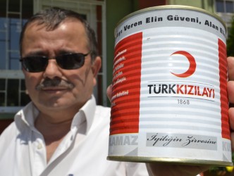 KIZILAY’DAN İHTİYAÇ SAHİBİ ÖĞRENCİLERE YARDIM
