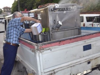 SİNEKLE MÜCADELE BAŞLADI
