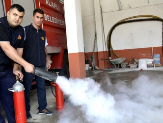 Yangın Söndürme Tüplü “Yılan Yakalama Timi”