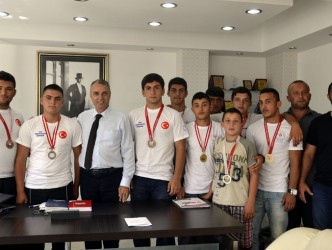 ALAPLILI PEHLİVANLAR ÇİMENOĞLU’NU ZİYARET ETTİ