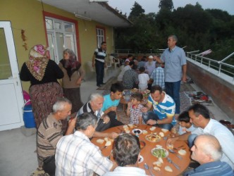 ÇAMLIBEL KÖYÜNDE TOPLU İFTARLAR DEVAM EDİYOR