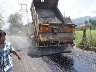 KÖY YOLLARINDA ASFALTLAMA VE BAKIM ÇALIŞMALARI