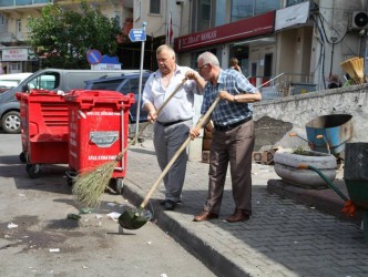 MUHTARLAR TEMİZLİK YAPTI