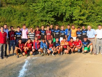 CAMİ YARARINA FUTBOL TURNUVASI DÜZENLEDİLER