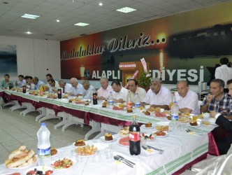 ESNAFLARI BULUŞTURAN İFTAR