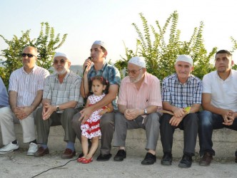 KÖY MEZARLIĞINDA TOPLU DUA YAPILDI