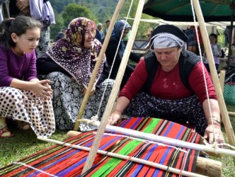 100 YILLIK GELENEK DOKUMACILIK