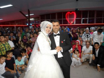 ERKAN MERTOĞLU EVLENDİ