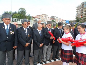 ALAPLI’DA GAZİLER GÜNÜ KUTLANDI