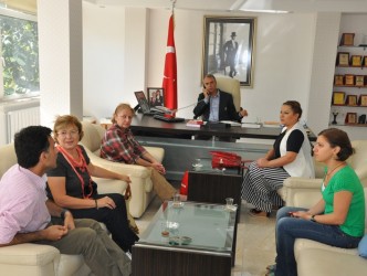HAYVANSEVERLER BELEDİYE BAŞKANINI ZİYARET ETTİ