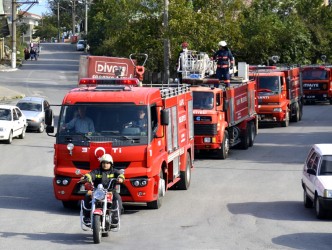 İtfaiyeciler konvoy yaptı