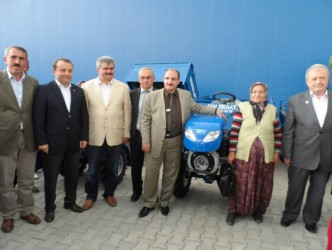 ÇİFTÇİLERE EKİPMAN DESTEĞİ YAPILDI
