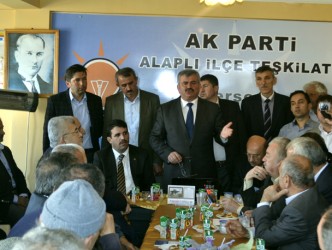 ÇATUROĞLU İSTİFA ETTİ