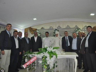 ALAPLI MİLLİ EĞİTİM MÜDÜRÜ OĞLUNU EVLENDİRDİ
