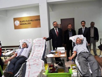 CAMİLER VE DİN GÖREVLİLERİ HAFTASINDA KAN BAĞIŞI