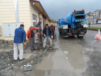 SU KANALLARI TEMİZLENİYOR