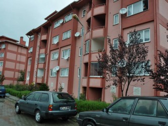 TOKİ EVLERİNİN SIĞINAKLARINI SU BASTI