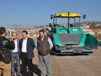 KÖPRÜLÜ KAVŞAKTA ASFALTLAMA ÇALIŞMALARI BAŞLADI