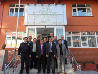 KIZILAY ALAPLI YÖNETİM KURULU EMNİYET MÜDÜRÜNÜ ZİYARET ETTİLER