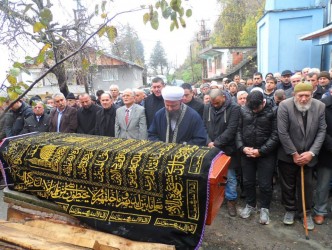 ALMANYA’DA  BUNALIMA GİRDİ İNTİHAR ETTİ
