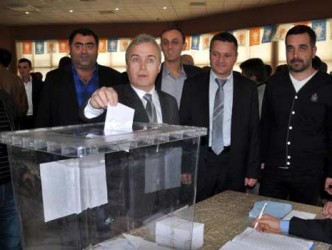 AK PARTİ TEMAYÜL YOKLAMASINI YAPTI