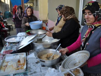ALİOĞLU, CANBAZLI VE ÇATAK’TA AŞURE VARDI