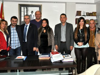 Küçük İbo, siyasete göz kırptı