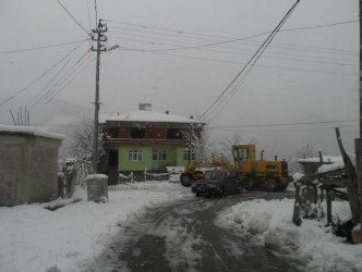 KAPALI KÖY YOLU YOK