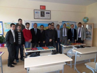 EĞİTİM FAKÜLTESİ ÖĞRENCİLERİ SINIF DÜZENLEDİ