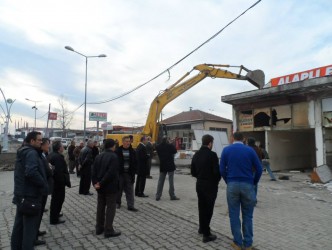 ESKİ OTOBÜS TERMİNALİ YIKILDI