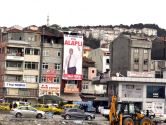 ONUN TEK SEVDASI ALAPLI