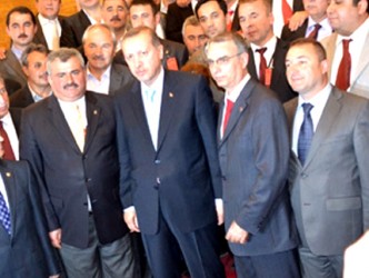 HERKESİN GÖZÜ KULAĞI BAŞBAKANDA….