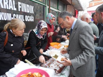 AK PARTİLİ KADINLARDAN SURİYE İÇİN KERMES