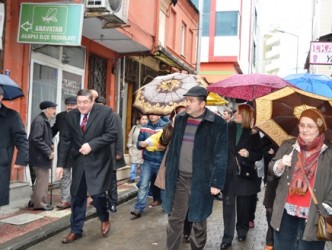 TEKİN YAĞMUR ÇAMUR DEMİYOR..