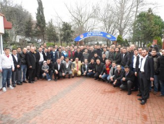 AK GENÇLİK SALONA SIĞMADI