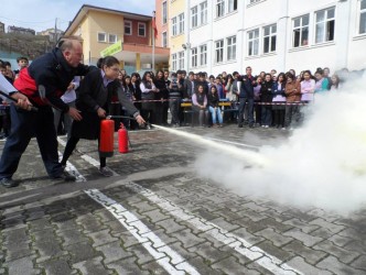 ANADOLU ÖĞRETMEN LİSESİNDE YANGIN TATBİKATI