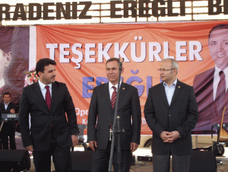 AK PARTİ EREĞLİ’DE KUTLAMA YAPTI