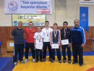GÜREŞTE ZONGULDAK RÜZGARI