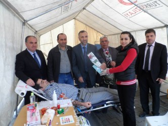 KUTLU DOĞUM HAFTASINDA KAN BAĞIŞI