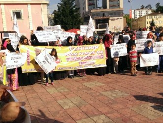 DARBELERE KARŞI PROTESTO
