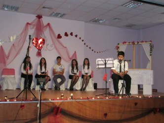 KIZ MESLEK LİSESİNDEN ŞİİR DİNLETSİ