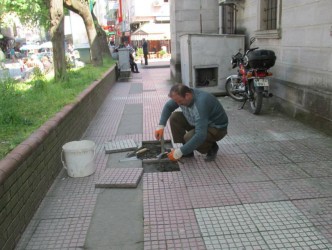 BOZUK KALDIRIMLAR YENİLENİYOR