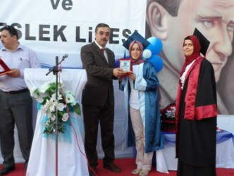 MEZUNİYET TÖRENİ DÜZENLEDİLER