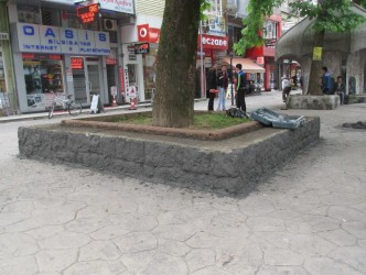 ŞADIRVAN VE ÇEVRESİNDEKİ OTURMA GRUPLARI YENİLENİYOR