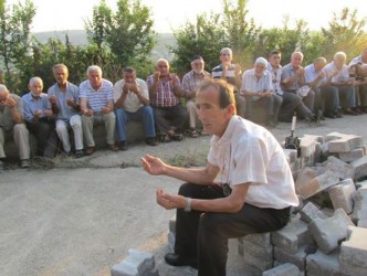 ÇAMLIBEL KÖYÜ HALKI MEZARLIKTA DUA YAPTI